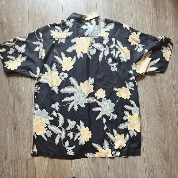 Mens Tommy Bahama Floral Hawaiian Camp Shirt Size Medium 100% Silk Short Sleeve - Picture 6 of 7